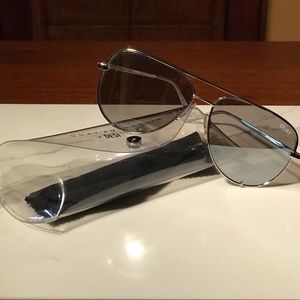 HGH KEY • QUAY AUSTRALIA • Desi Perkins